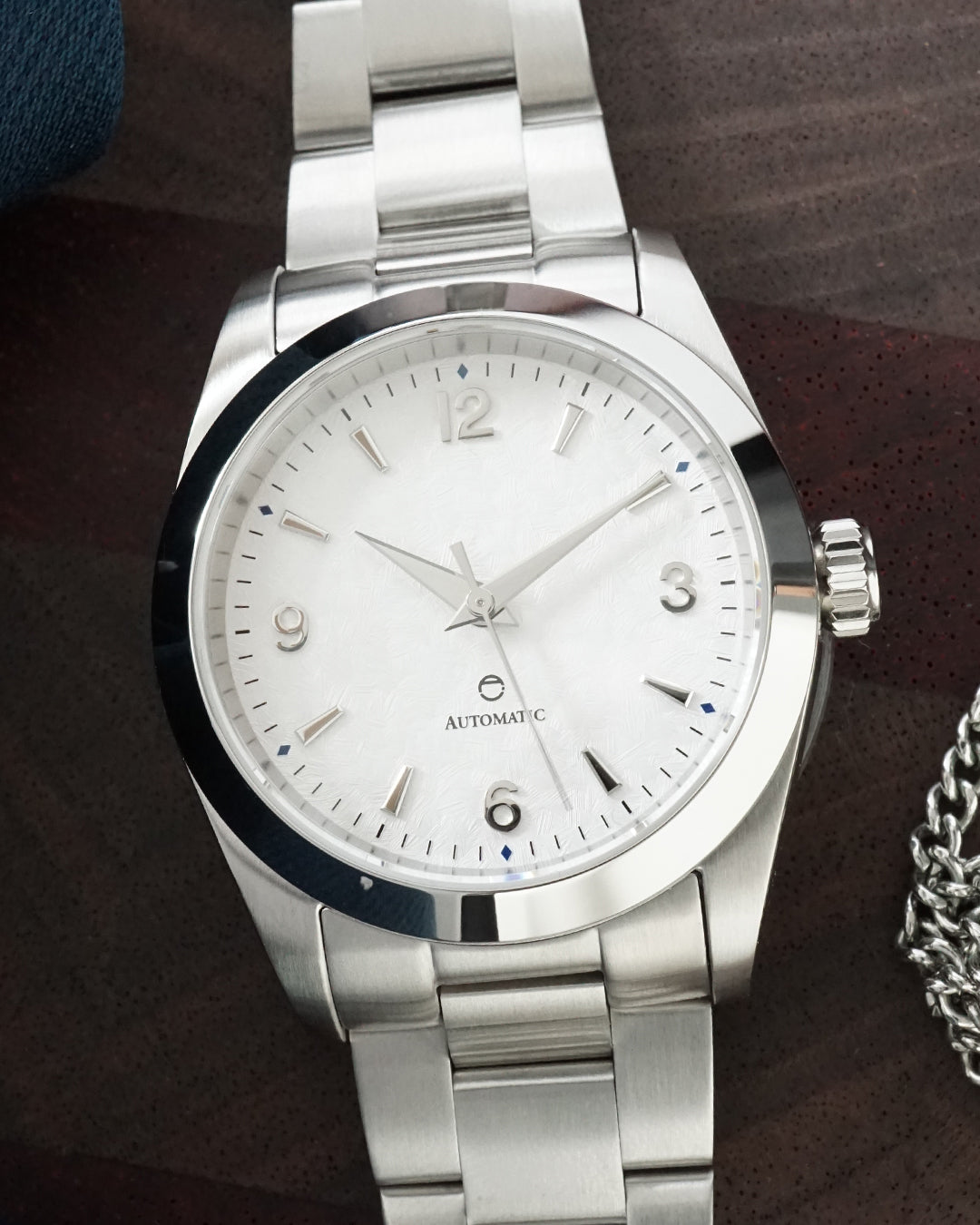 A6 Reverie White Snowflake