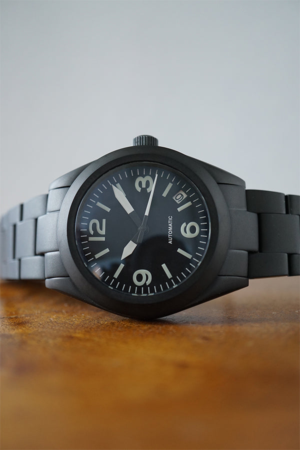 A4 Legacy Pilot 37 Black